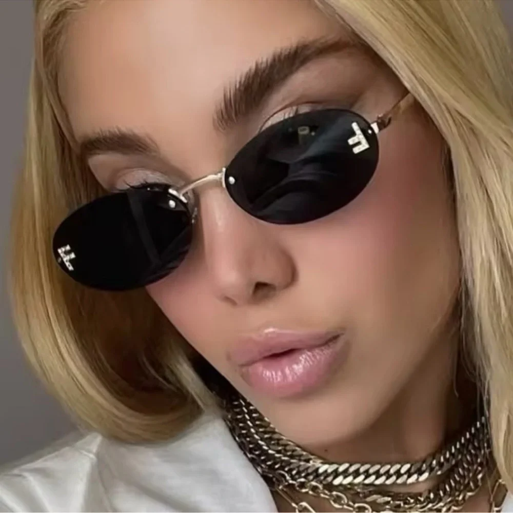 Retro F Stylish Black Sunglasses - Picture 13 of 15